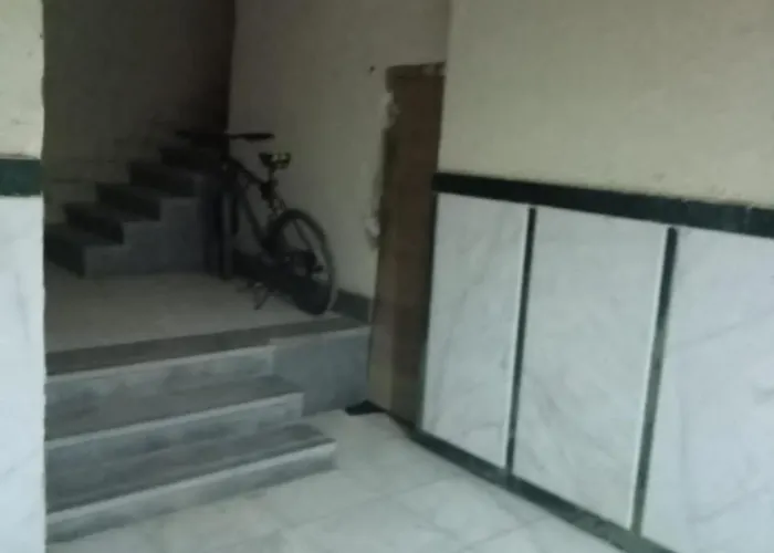 Apartment Yasin - Enjoy The Privacy Of Staying In A Quiet With Free Wi-fi As Your Complete Second In The Heart Of